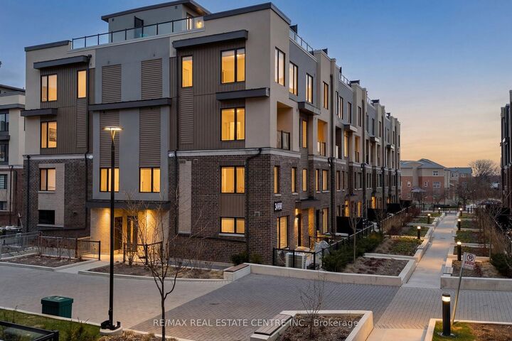 Property Photo:  3409 Ridgeway Drive 18  ON L5L 0B9 