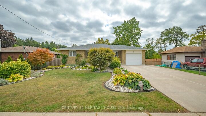 Property Photo: 162 Victoria Street ON N3Y 1L8