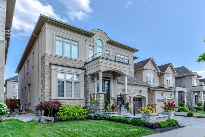 Property Photo: 107 Headwind Boulevard ON L4H 4C7