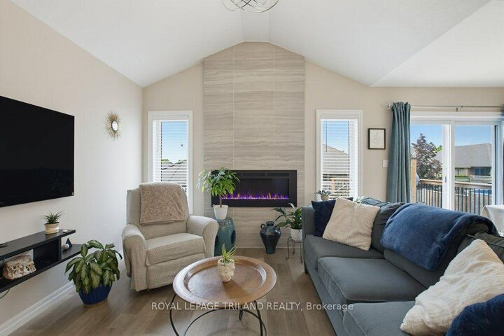 Property Photo: 226 Peach Tree Boulevard ON N5R 0H3