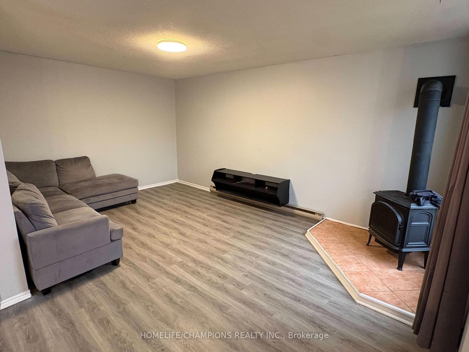 Property Photo: 60 Elmsdale Drive 33 ON N2E 2G4