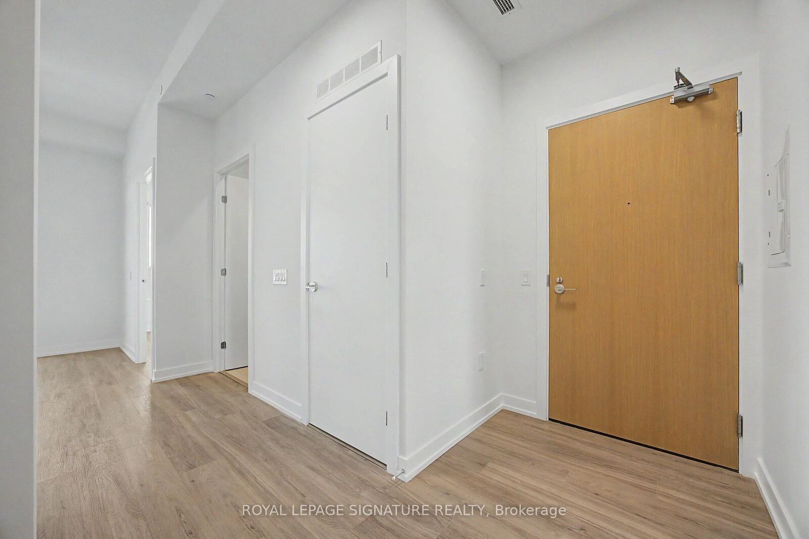 Property Photo:  21 Meadowvale Road 301  ON L4K 0H6 