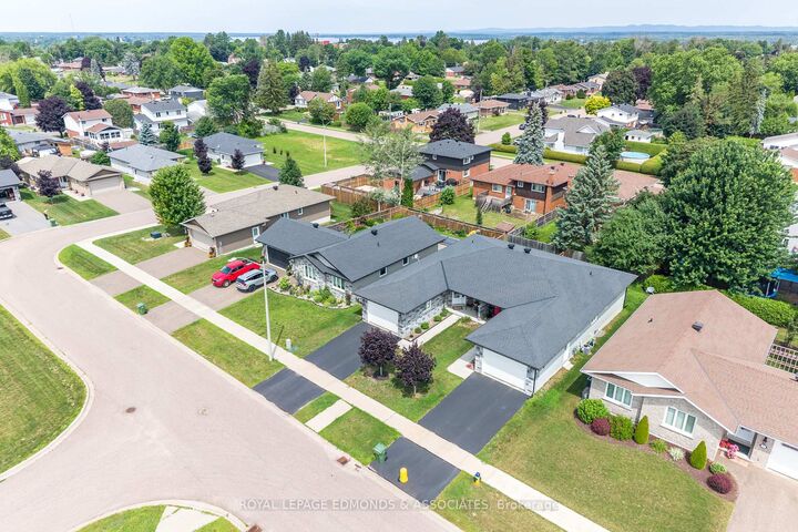 Property Photo:  375 Patricia Avenue  ON K8A 0E6 