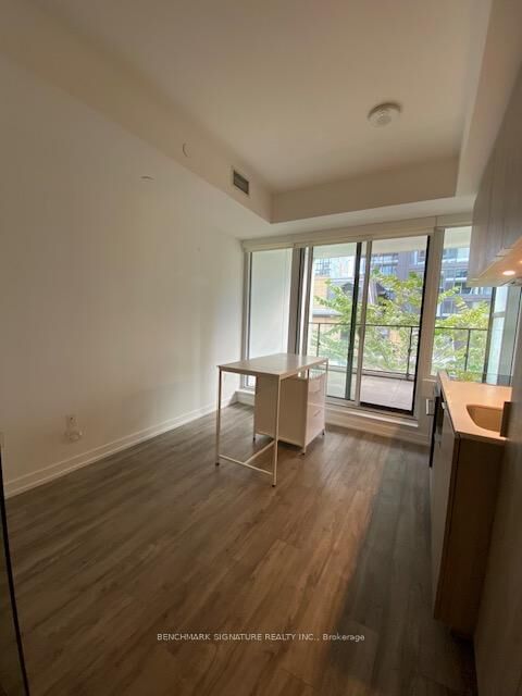 Property Photo: 77 Shuter Street 209 ON M5B 0B8