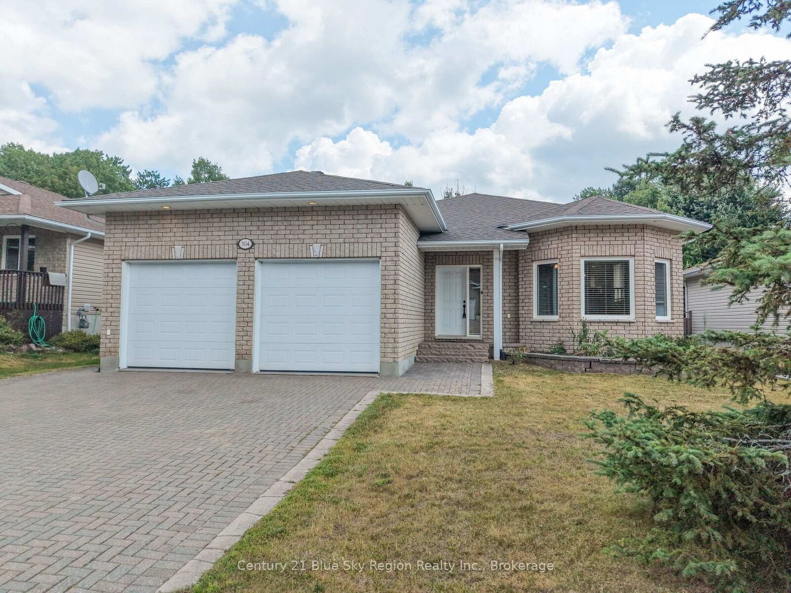 Property Photo: 304 Osprey Crescent ON P0H 1H0