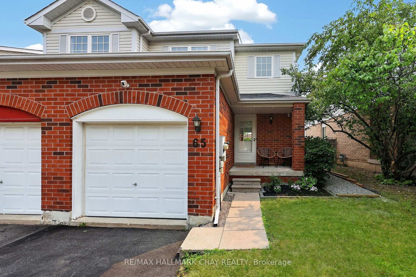 Property Photo: 65 Pickett Crescent ON L4N 8C1