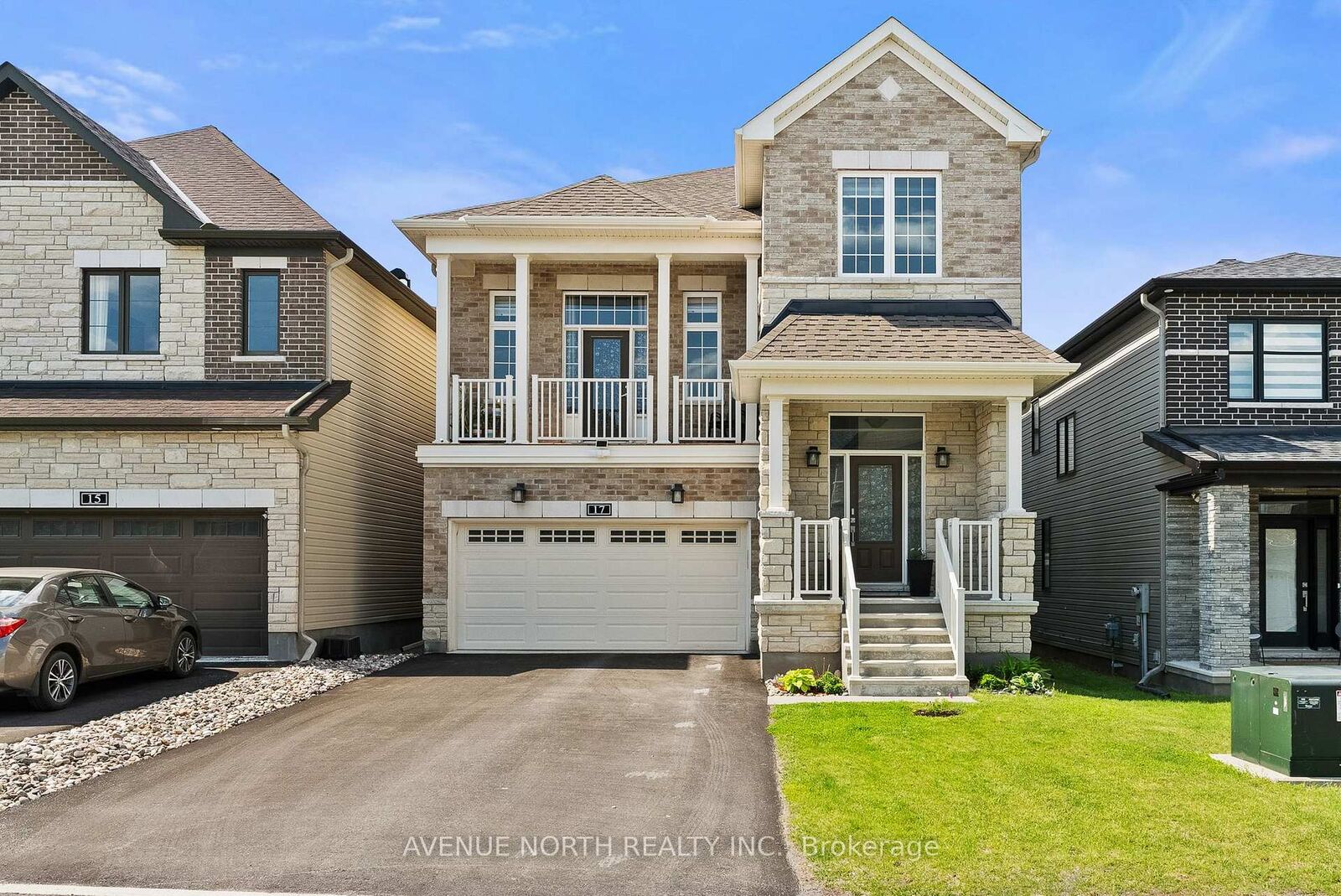 Property Photo:  17 Fossa Terrace  ON K2J 6W4 