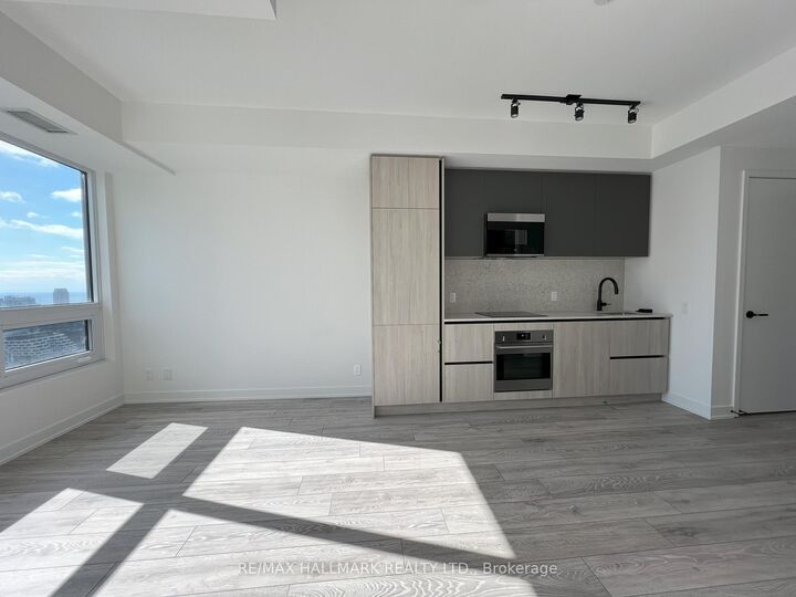 Property Photo: 108 Peter Street 3909 ON M5V 0W2