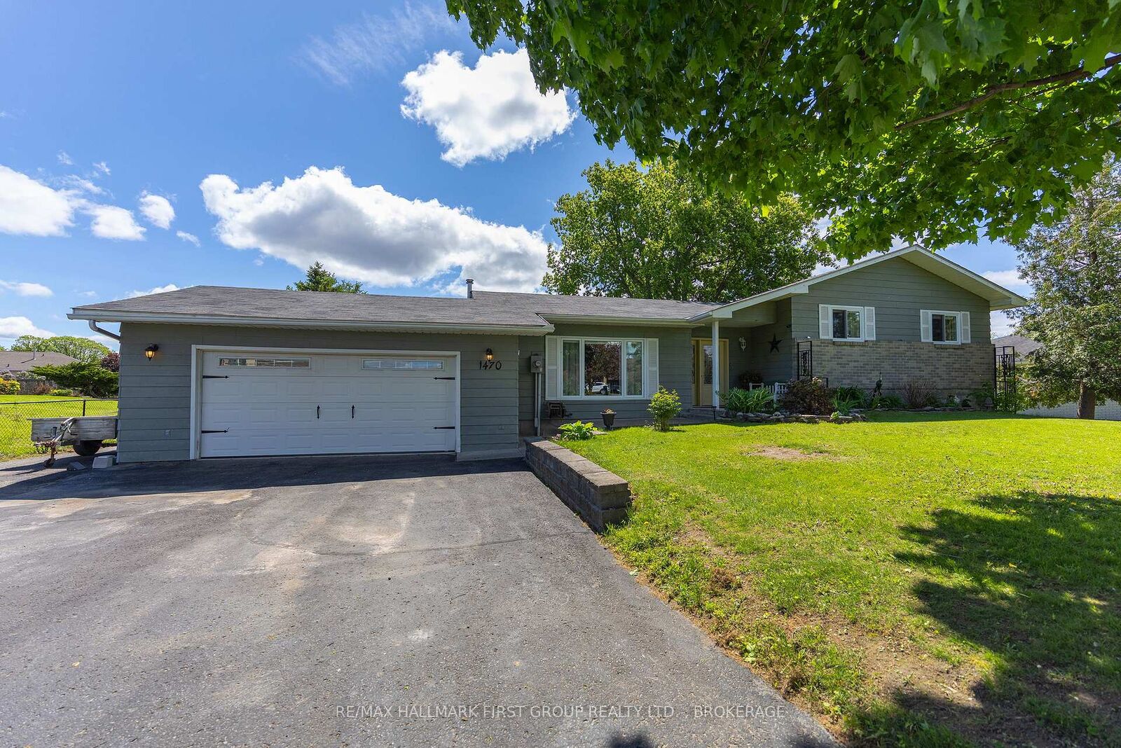 Property Photo: 1470 Sydenham Road ON K7L 4V4