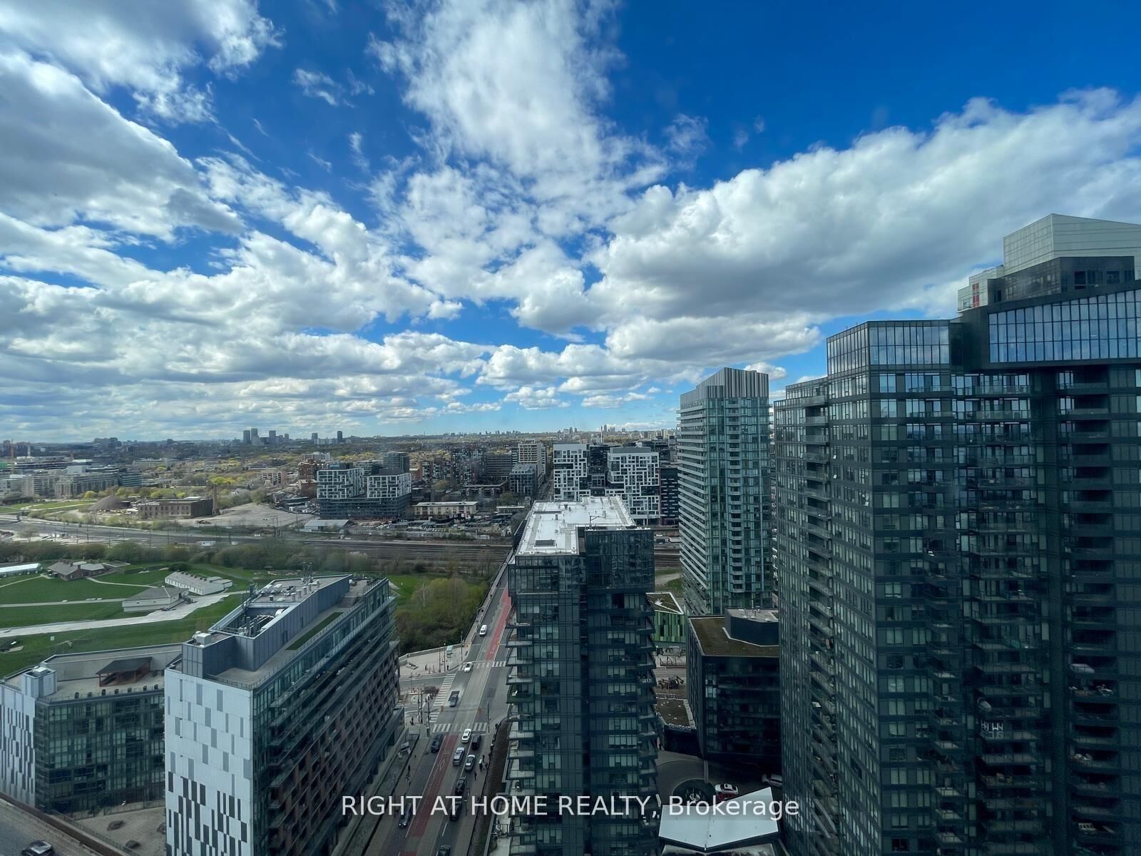 Property Photo: 19 Bathurst Street 3205 ON M5V 0N2