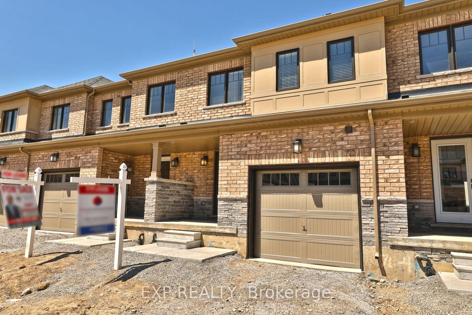 Property Photo:  7 Pagebrook Crescent  ON L8J 0K7 