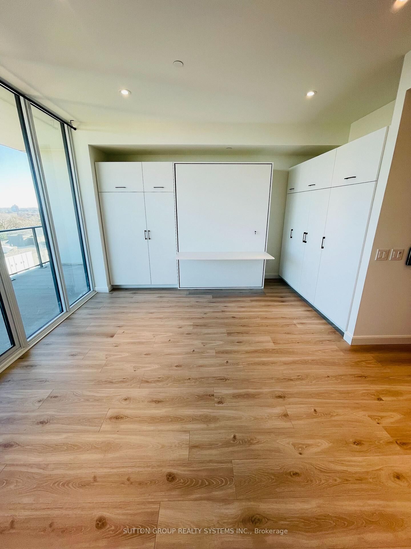 Property Photo: 741 King Street W 710 ON N2G 0E9