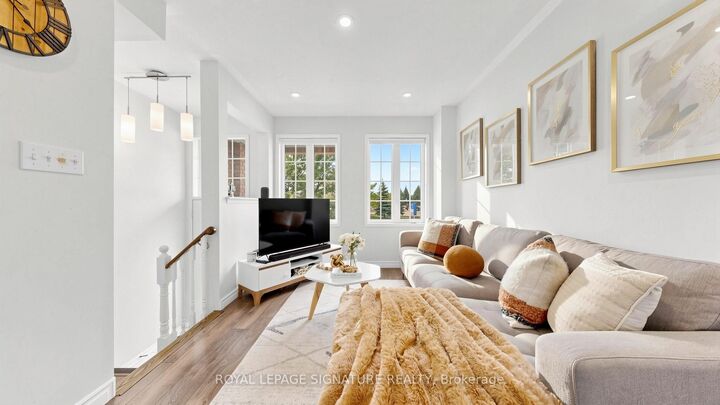 Property Photo: 383 White's Hill Avenue ON L6B 0J4