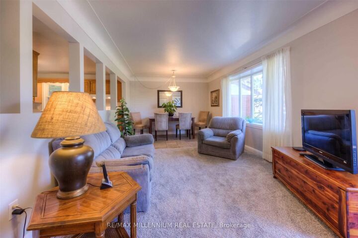 Photo de la propriété:  135 Byron Avenue  ON N2C 1Z7 