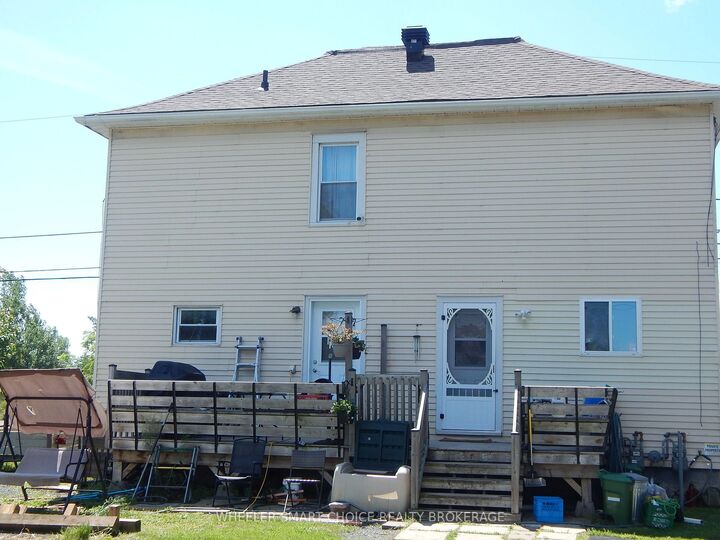 Property Photo: 327-329 Brookdale Avenue ON K6J 4P2