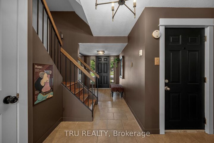 Property Photo:  270 Dalehurst Drive G  ON K2G 4M8 