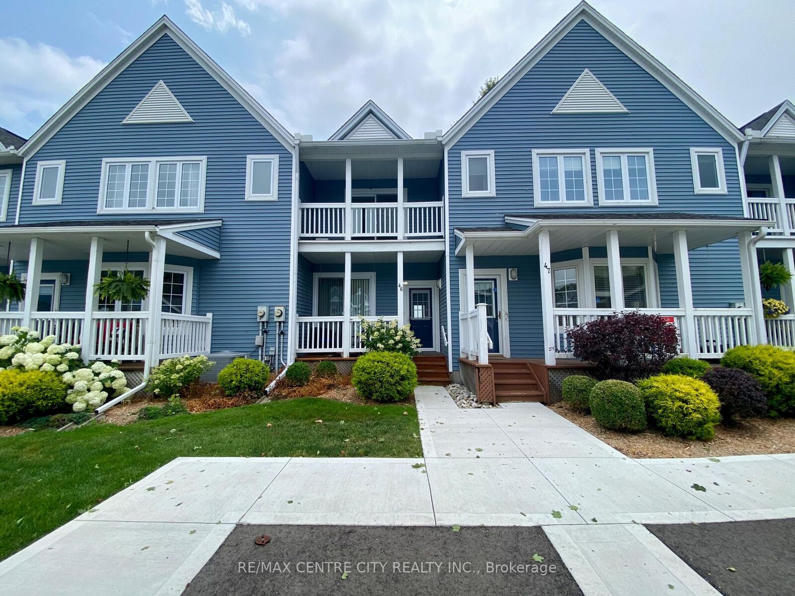 Property Photo:  374 Front Street 46  ON N5L 1G1 
