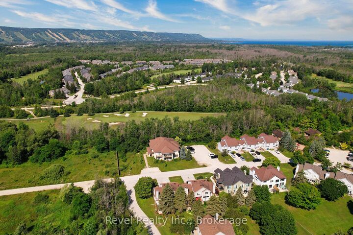 Property Photo: 173 Vacation Inn Drive ON L9Y 5G4
