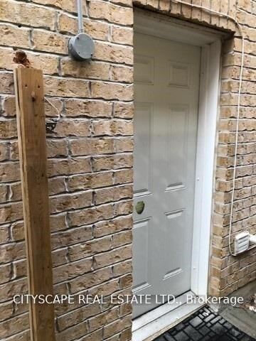 Property Photo: 5483 Bellaggio Crescent ON L5V 0C6
