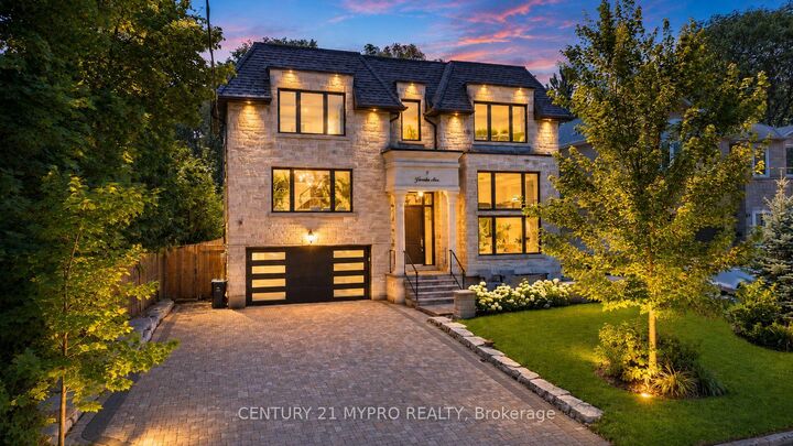 Property Photo: 5 Glenelia Avenue ON M2M 2K6