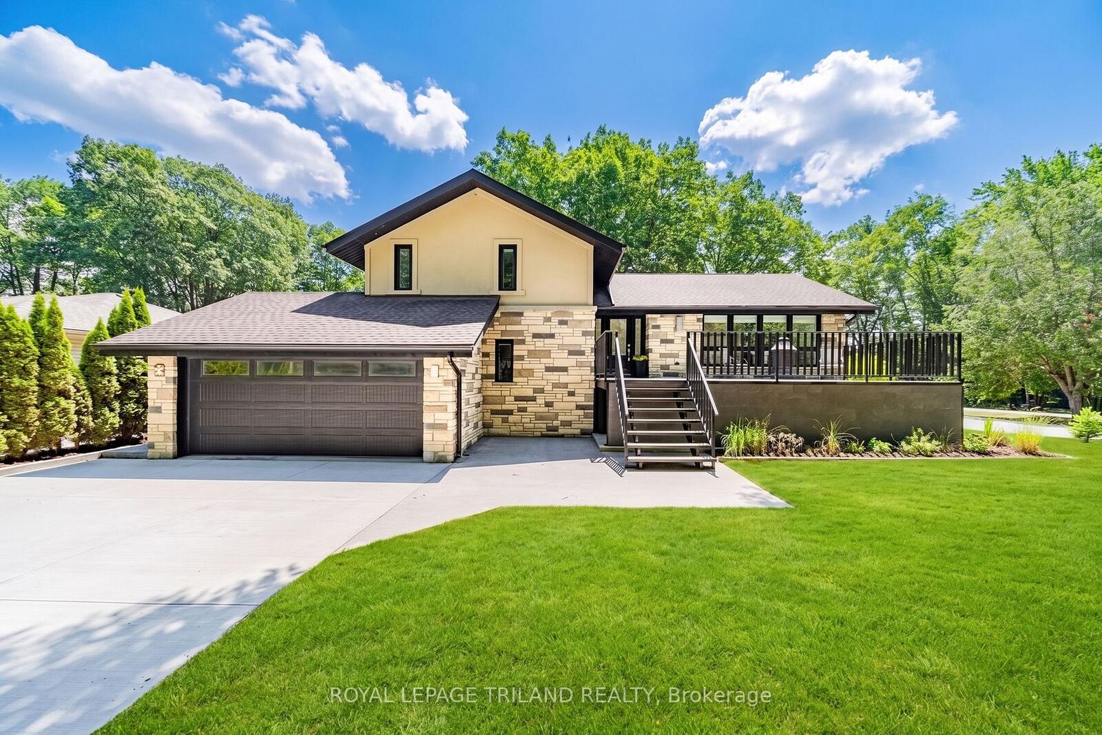 Property Photo: 9653 Joanne Avenue ON N0M 1T0