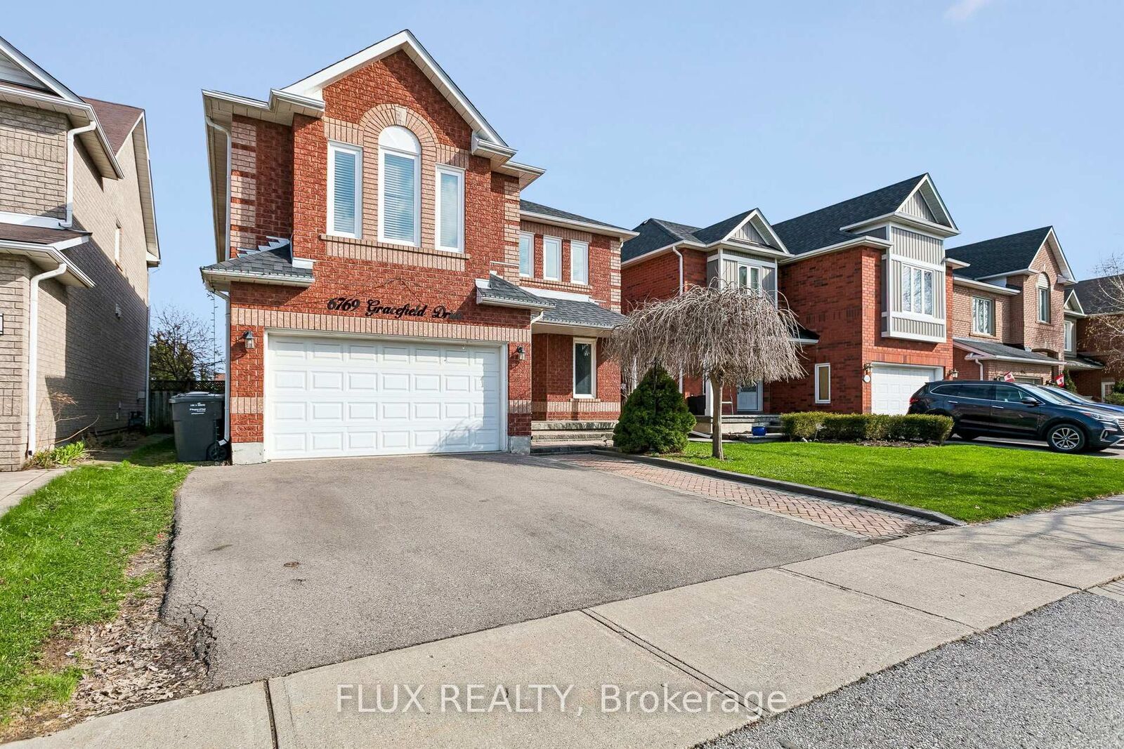 Property Photo: 6769 Gracefield Drive ON L5N 6T5