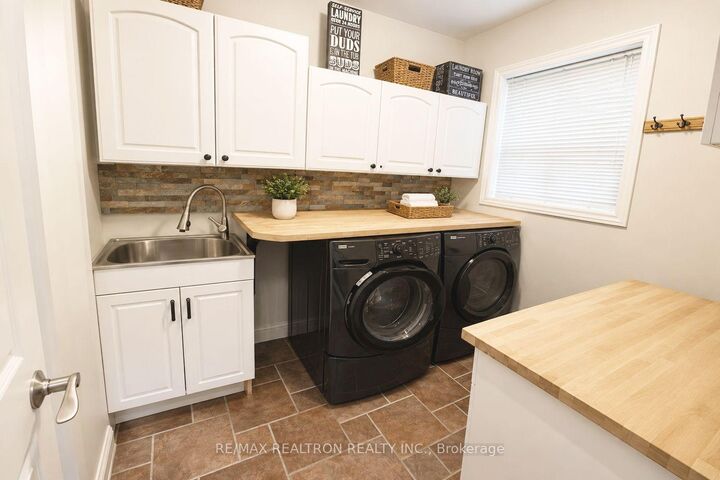 Property Photo:  20 Redwing Place  ON M3C 2A8 