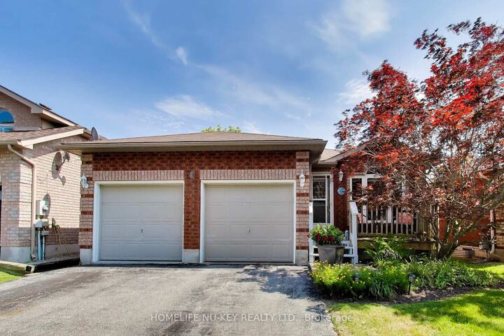 9 Monique Crescent — photo 1