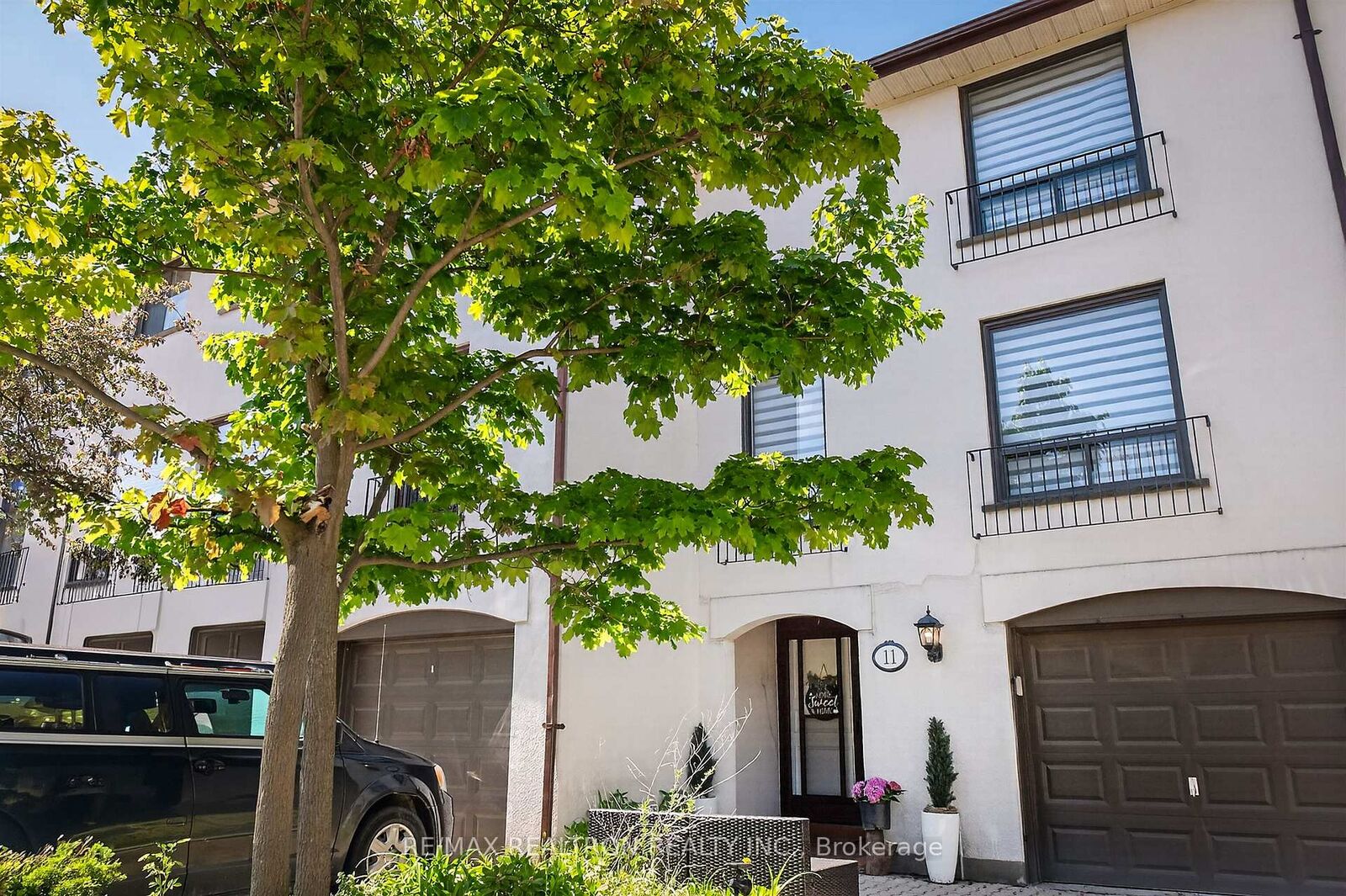Property Photo: 7077 Estoril Road 11 ON L5N 1N3