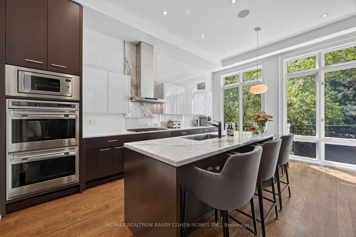Property Photo: 20B Woodlawn Avenue W ON M4V 1G7