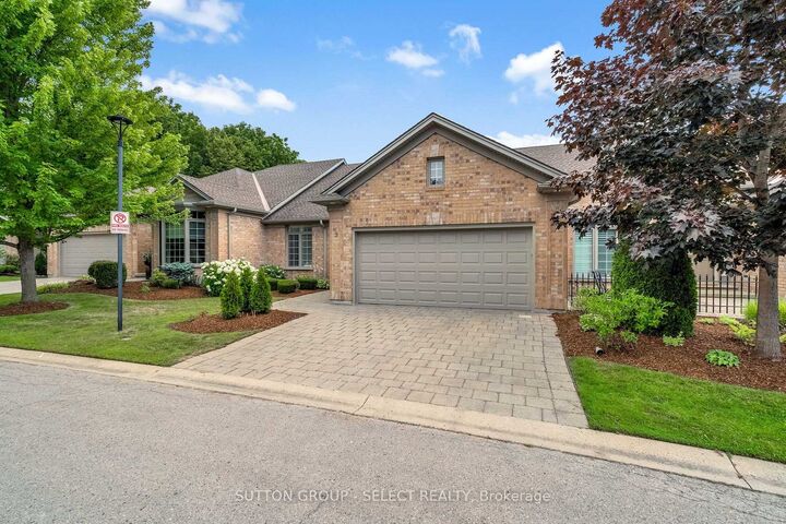 Property Photo: 140 McGarrell Drive 9 ON N6G 5J1
