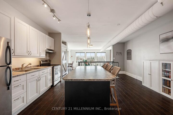 Property Photo: 166 Broadway Avenue 5 ON L9W 1K3