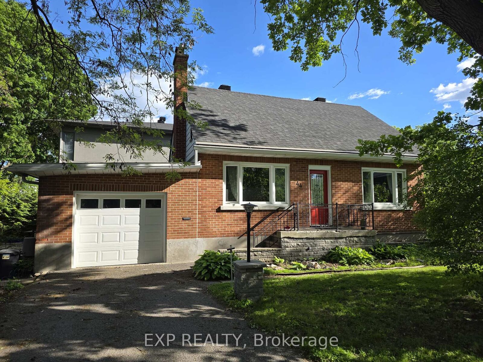 Property Photo: 44 Clearview Avenue ON K1Y 2K5