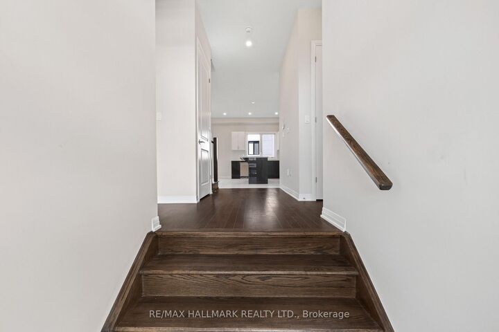 Property Photo: 3769 Sunbank Crescent ON L3V 8N2