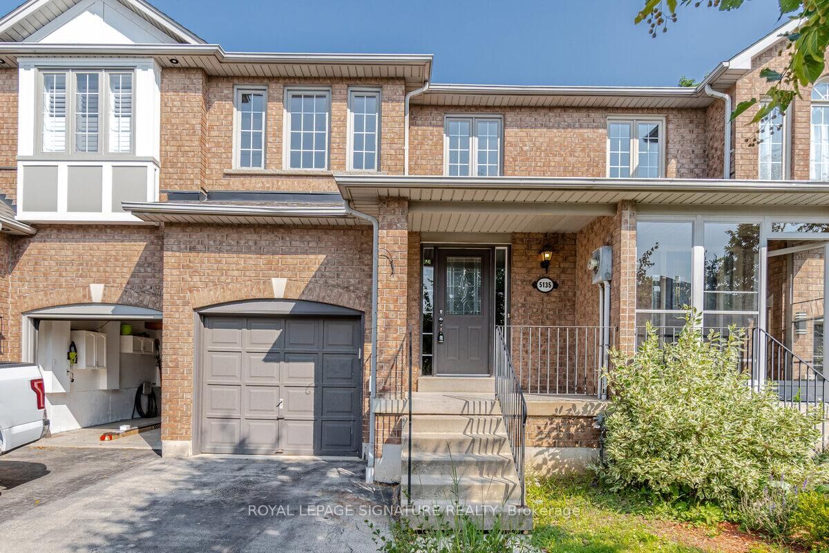 Photo de la propriété:  5135 Falconcrest Drive  ON L7L 6K4 