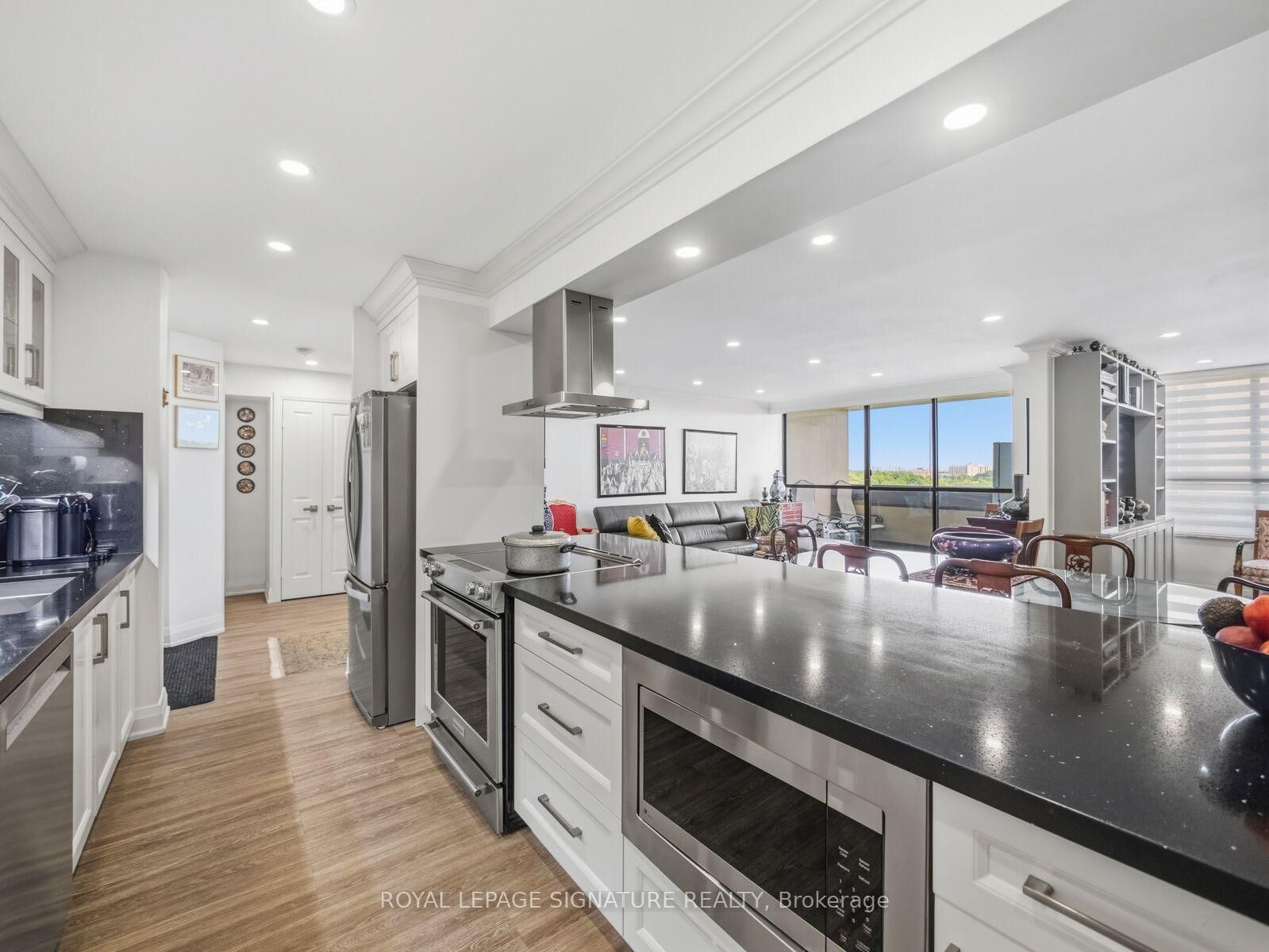 Property Photo:  100 Canyon Avenue 906  ON M3H 5T9 