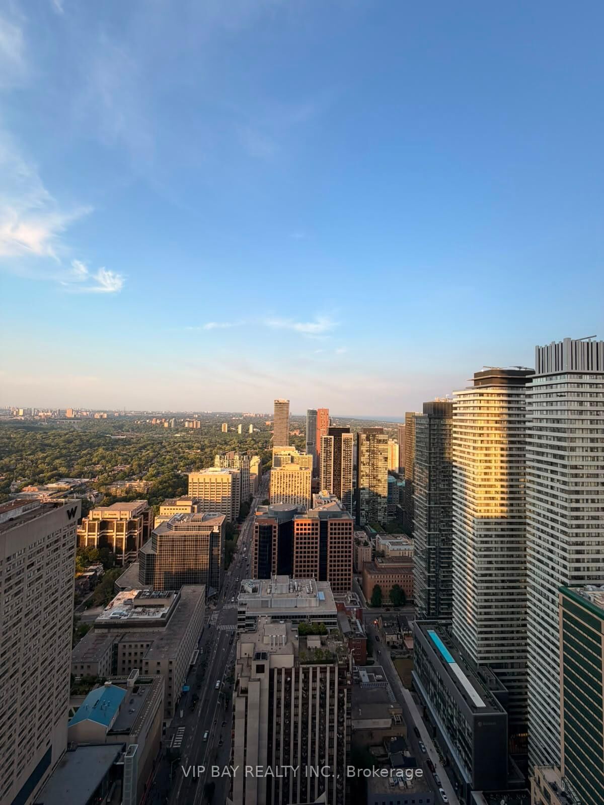 Property Photo: 1 Bloor Street E 4802 ON M4W 0A8