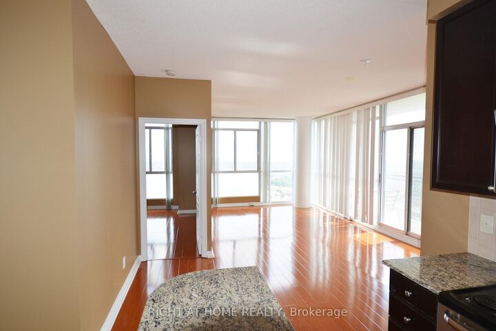 Property Photo: 225 Webb Drive 3009 ON L5B 3Y5