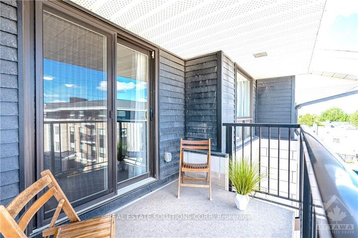 Property Photo: 250 Winterfell Private 1 ON K1G 4J1