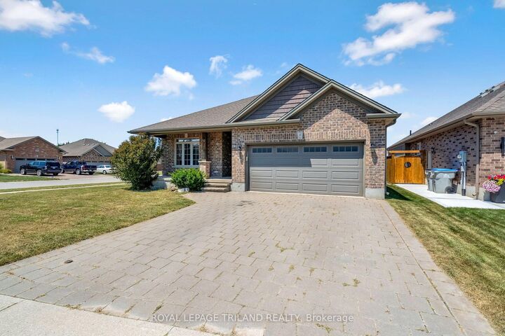 Property Photo: 35 Cassie Crescent ON N7G 4E3