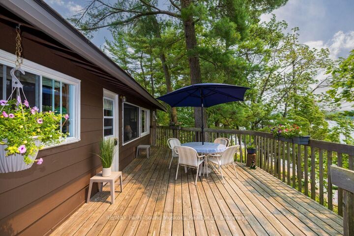 Property Photo: 231 Blind Bay Cottagers Road ON P0G 1G0