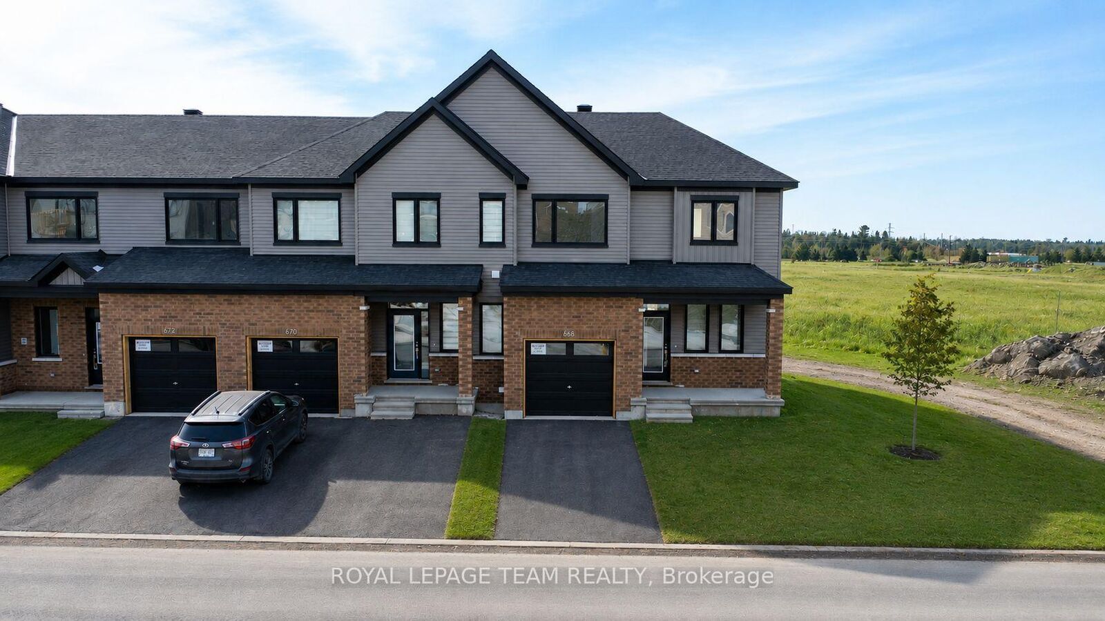 Property Photo: 668 Expansion Road ON K2J 7G3