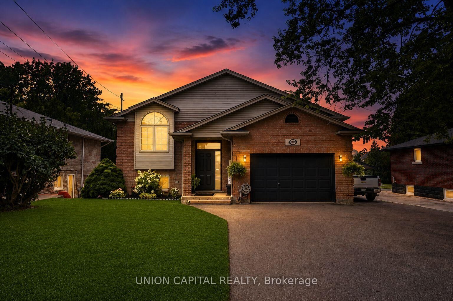 Property Photo: 6699 Montrose Road ON L2H 3E3