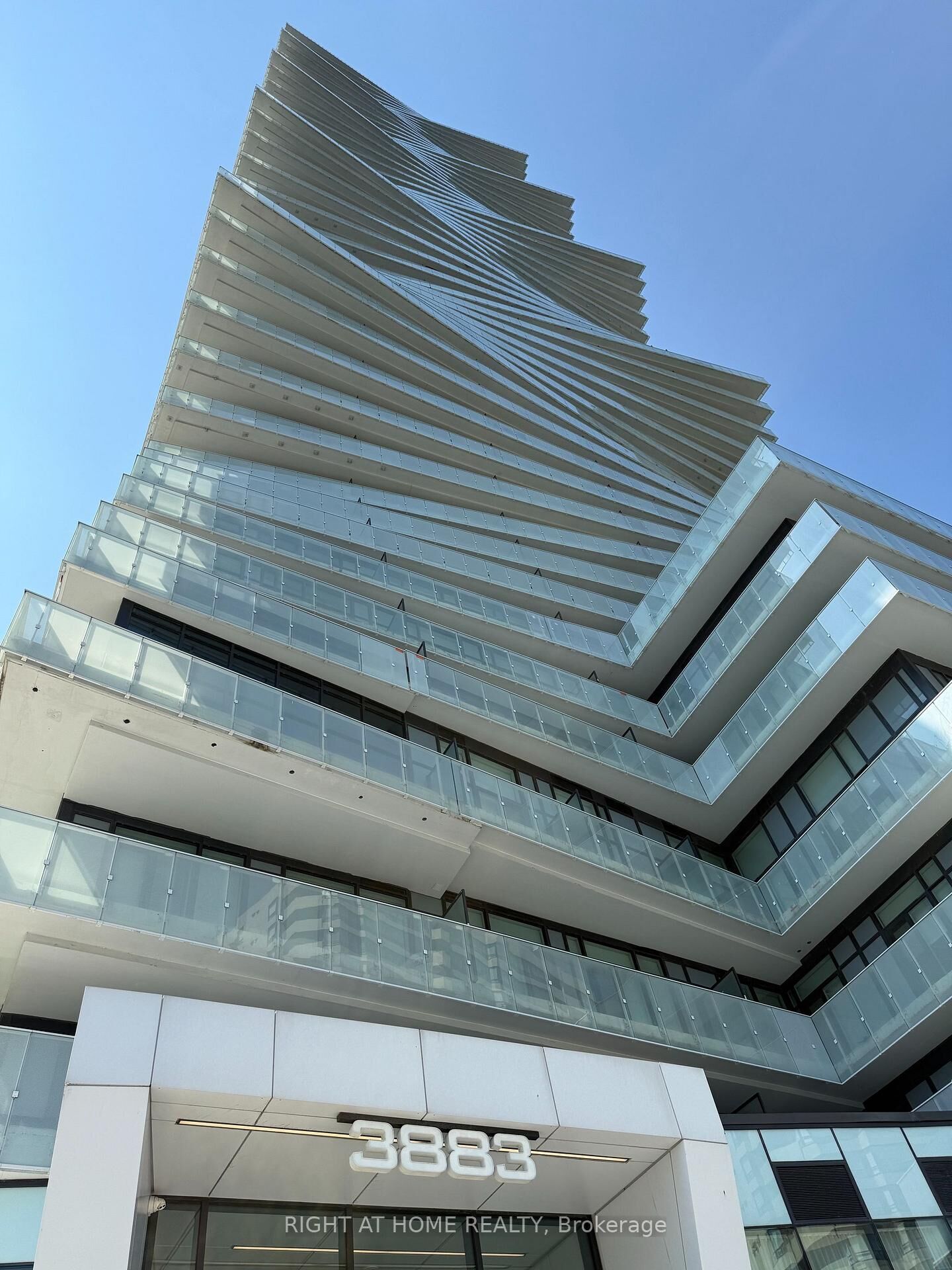 Property Photo: 3883 Quartz Road 1010 ON L5B 0M4