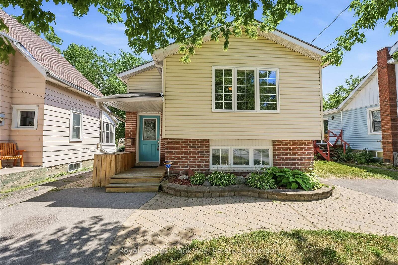 Property Photo: 25 Barbara Street ON K8V 1Z6