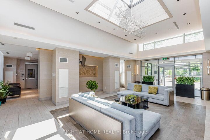 Property Photo: 4633 Glen Erin Drive W Ph03 ON L5M 0Z7