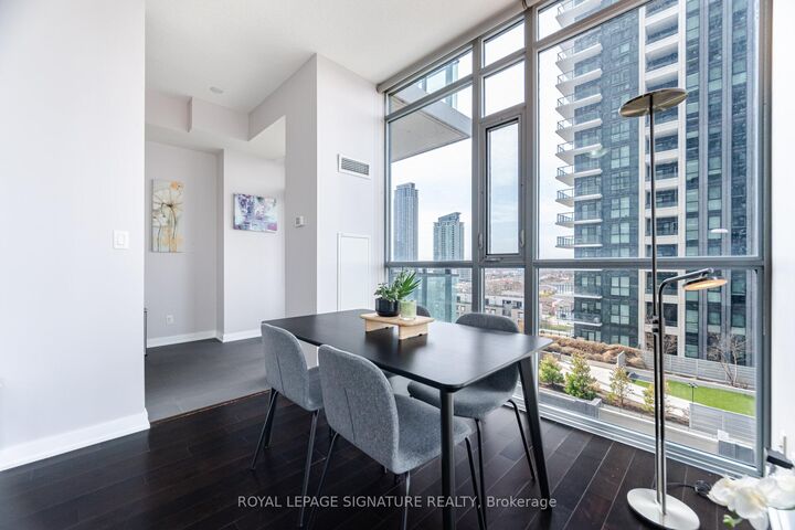 Property Photo: 4065 Brickstone Mews 706 ON L5B 0G3