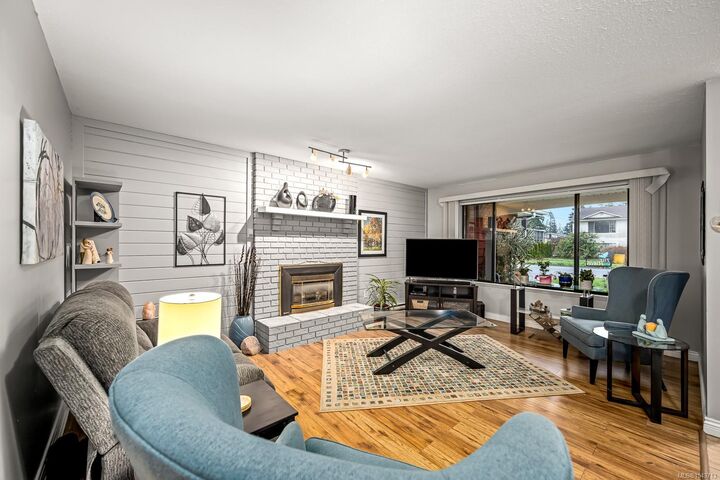 Property Photo: 1965 Cougar Cres BC V9M 2K4