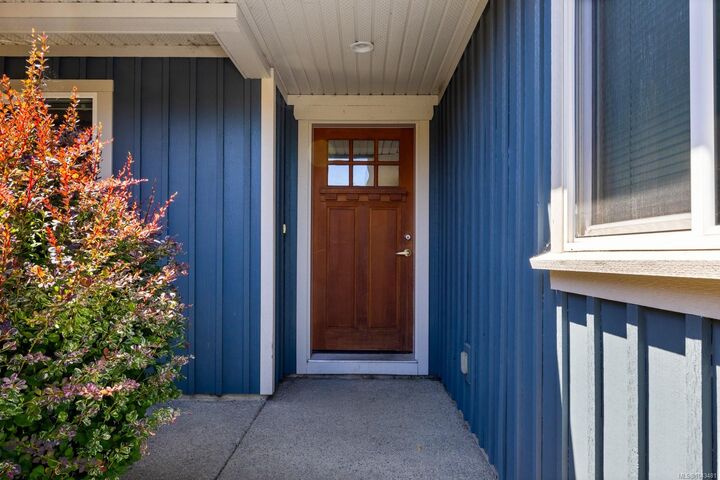 Property Photo: 1522 Regatta Pl BC V0R 1N2