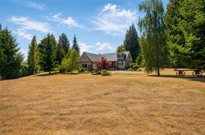 Property Photo: 4394 Telegraph Rd BC V0R 1N2